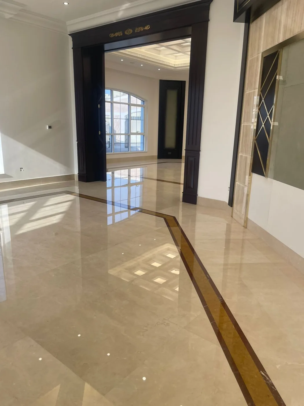 Crema Marfil Polishing — MarblePro UAE Crema Marfil Polishing in Dubai & UAE — professional crema marfil polishing result by MarblePro
